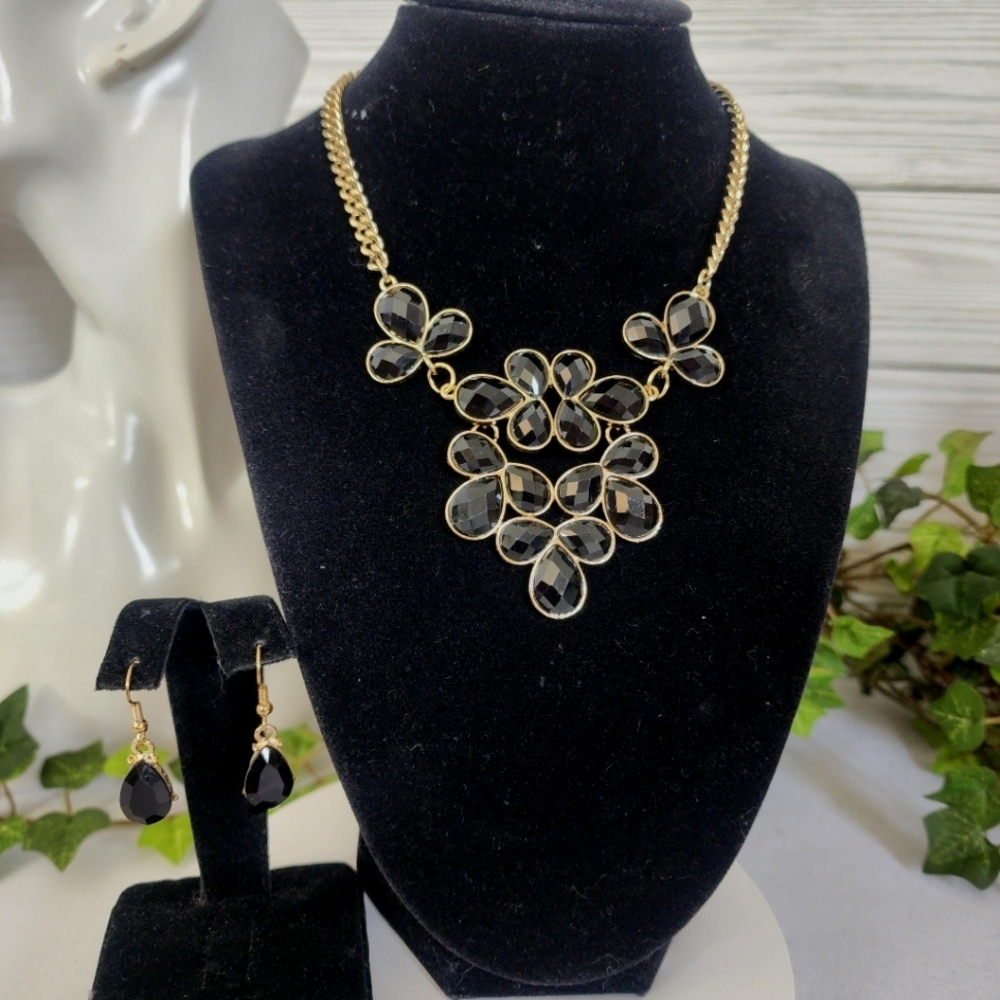 Gold and Black Floral Bid Necklace and Teardrop Earrings Set